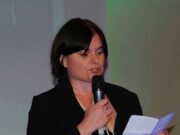 MICHELA ZANARELLA: “LA POESIA? SPERO CONTINUI A FARE DA PONTE TRA LE CULTURE E I POPOLI” Michela Zanarella