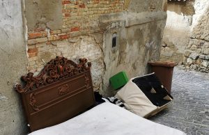 CALTANISSETTA TRA SPORCIZIA E DISORDINE AMBIENTALE sporcizia