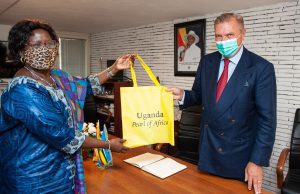 AGLI OSPEDALI UGANDESI DELL’ORDINE COSTANTINIANO CHARITY DONATE 15.000 MASCHERINE FFP2 ugandesi