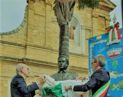MEZZOBUSTO ALLA MEMORIA DEL GIUDICE ROSARIO LIVATINO A CANICATTÌ mezzobusto