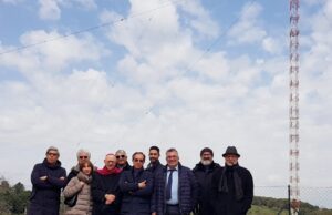 CALTANISSETTA, IERI IL VESCOVO RUSSOTTO HA VISITATO L’AREA DELL’ANTENNA RAI Russotto