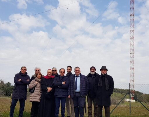 CALTANISSETTA, IERI IL VESCOVO RUSSOTTO HA VISITATO L’AREA DELL’ANTENNA RAI Russotto