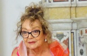 NAPOLI, “DON SAVERIO CAVALCA LA LUNA” DI CARMELA POLITI CENERE ALLA LIBRERIA RAFFAELLO cenere