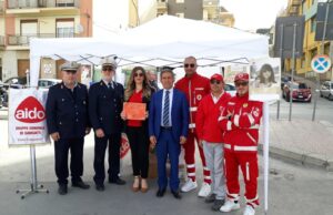 CANICATTÌ, AL RADUNO FIAT 500 E MITI ANCHE L’AIDO CHE RACCOGLIE NUOVE ADESIONI 500