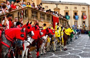 PIAZZA ARMERINA, IL PALIO DEI NORMANNI DEDICATO A FRANCO BATTIATO palio