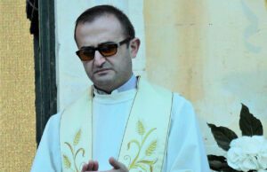 SERRADIFALCO, L’AMBULATORIO DELLA SOLIDARIETÀ HA BISOGNO DI ARTISTI: L’APPELLO DI PADRE RANDAZZO solidarietà