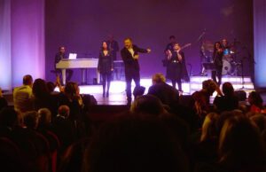 “STASERA, PUNTO E A CAPO!”, GRANDE SUCCESSO PER LO SPETTACOLO DI GALLO gallo