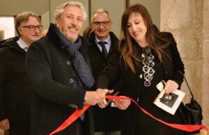 CALTANISSETTA, BAGNO DI FOLLA ALLA MOSTRA DI GLENDA SAFONTE Glenda Safonte