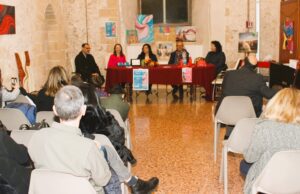 MONTELEPRE (PA), IN CORSO LA MOSTRA DELL’ARTISTA DEI DRAPPEGGI: CLAUDIA OLIVERI Montelepre
