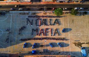 GELA, GIOVANI E POLIZIA INSIEME NEL VILLAGGIO DELLA LEGALITÀ gela