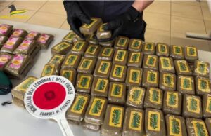 GUARDIA DI FINANZA: UN ARRESTO A CALTANISSETTA E SEQUESTRO DI 40 CHILI DI HASHISH guardia di finanza