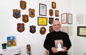 SERRADIFALCO, NUOVO LIBRO DI SPEZIALE: “LE APPARIZIONI DELLA REGINA DELLA PACE AD ANGUERA” speziale