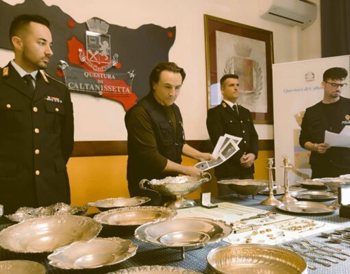 CALTANISSETTA, “TRUFFA DEL MARESCIALLO”: POLIZIA RESTITUISCE REFURTIVA ALLA VITTIMA maresciallo