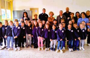 DIRIGENTE DELLE VOLANTI DELLA QUESTURA DI CALTANISSETTA INCONTRA ALUNNI DI CAMPOFRANCO Caltanissetta