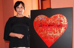 IRENE VESCHI E I SUOI CUORI IN TRASPARENZA Irene Veschi
