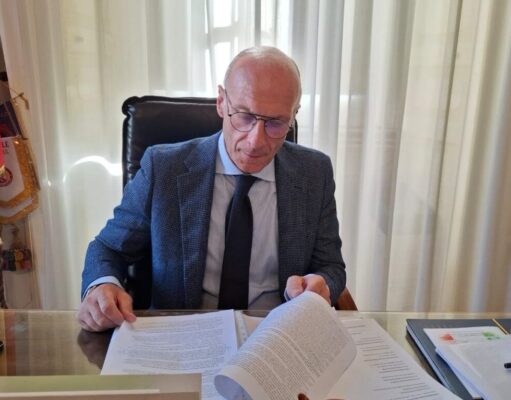 CALTANISSETTA, ESPOSTO ALLA PROCURA PER I CONTINUI GUASTI ALLA CONDOTTA IDRICA Procura
