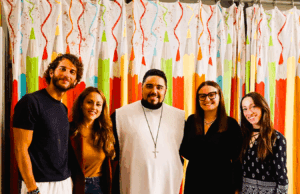 ROTARACT CLUB CALTANISSETTA: DONATI DIARI E PORTACOLORI AI BIMBI DELL’ASSOCIAZIONE COPIOSA REDENZIONE Rotaract