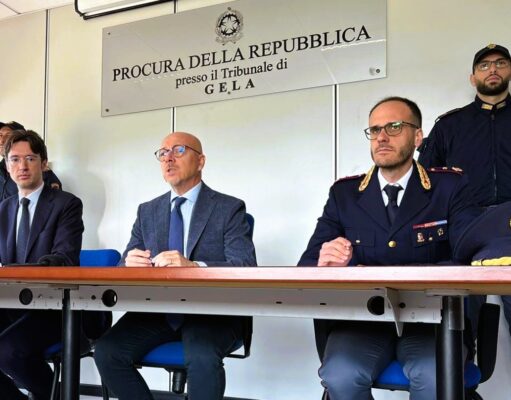 GELA, RAPINA AGGRAVATA IN CONCORSO: LA VITTIMA È UN RAPPRESENTANTE DI GIOIELLI rapina