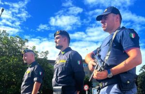 GELA. CONTROLLI DI POLIZIA, GUARDIA DI FINANZA E ASP NISSENA: SCATTA UNA DENUNCIA guardia di finanza