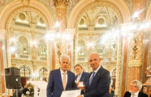 PARIGI PREMIA L’ECCELLENZA ITALIANA: TRA I SICILIANI INSIGNITO ROBERTO GUCCIONE Roberto Guccione