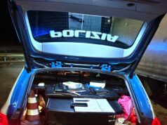 CALTANISSETTA, LA POLIZIA STRADALE SEQUESTRA DUE AUTOCARRI polizia